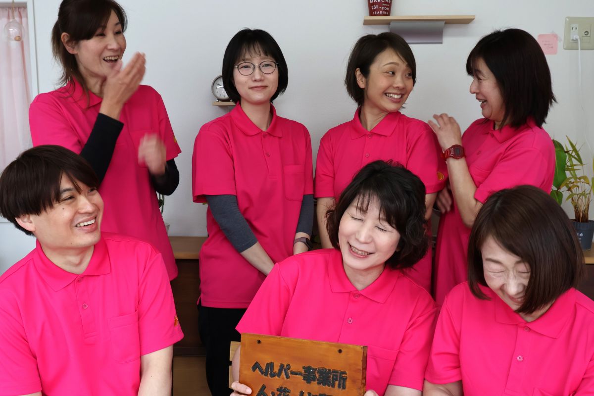 ヘルパー人・花いずみスタッフ写真