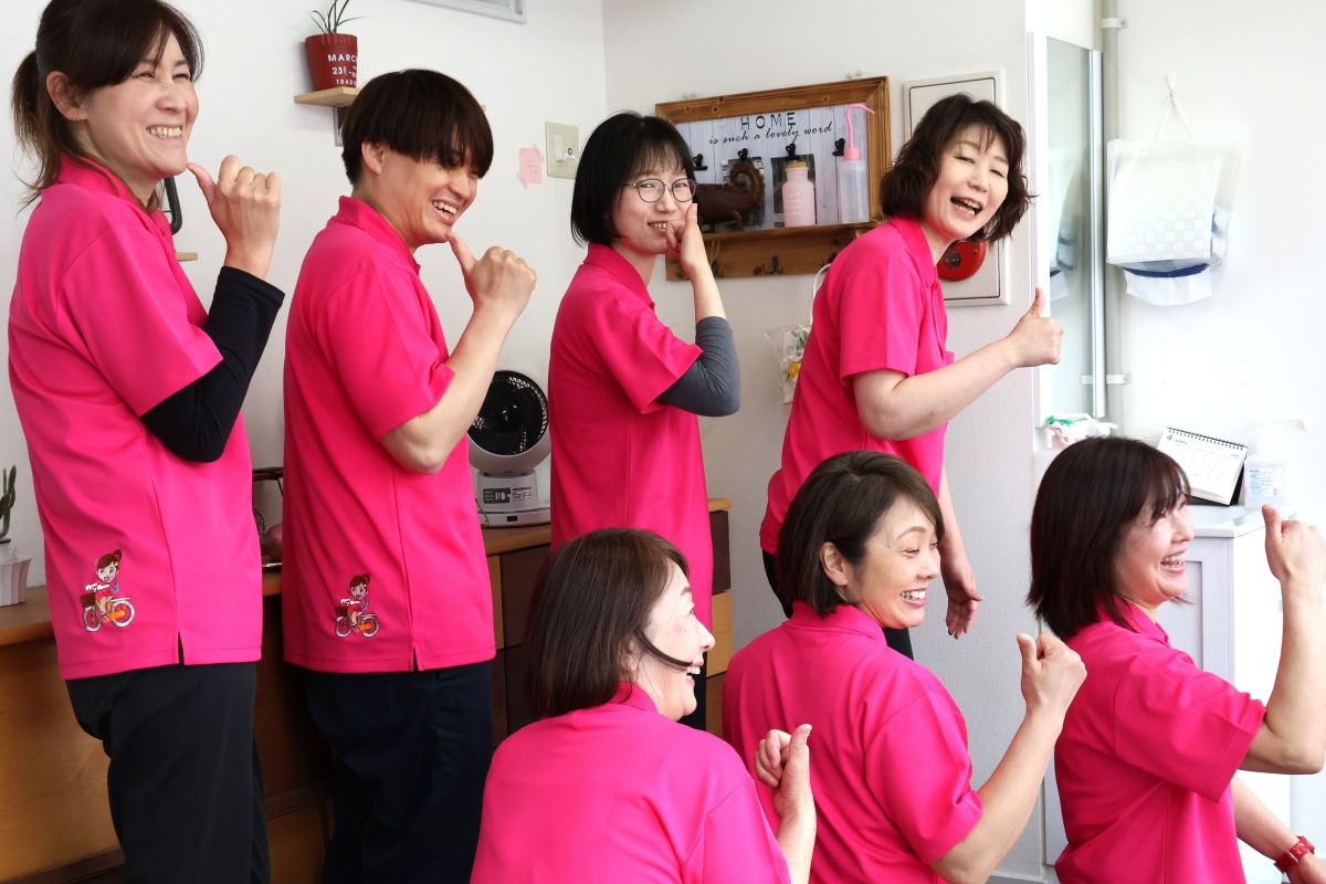 ヘルパー人・花いずみスタッフ写真