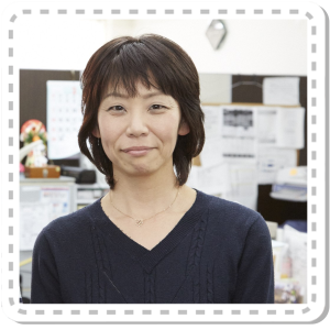 管理者写真　事務長の声　ひとはな